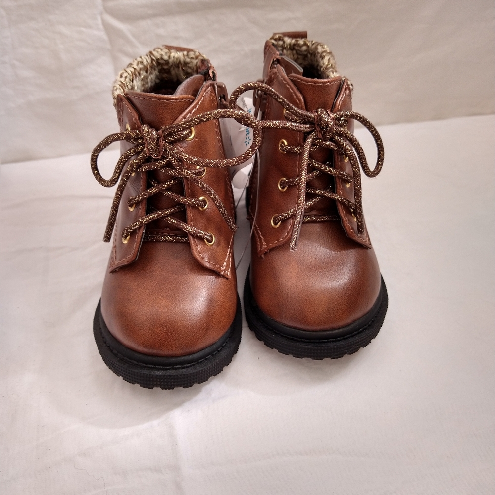 Baby girls size 3 hiking style boot NWT